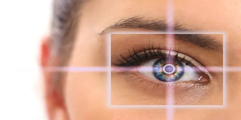 بهترین سن عمل انحراف چشم